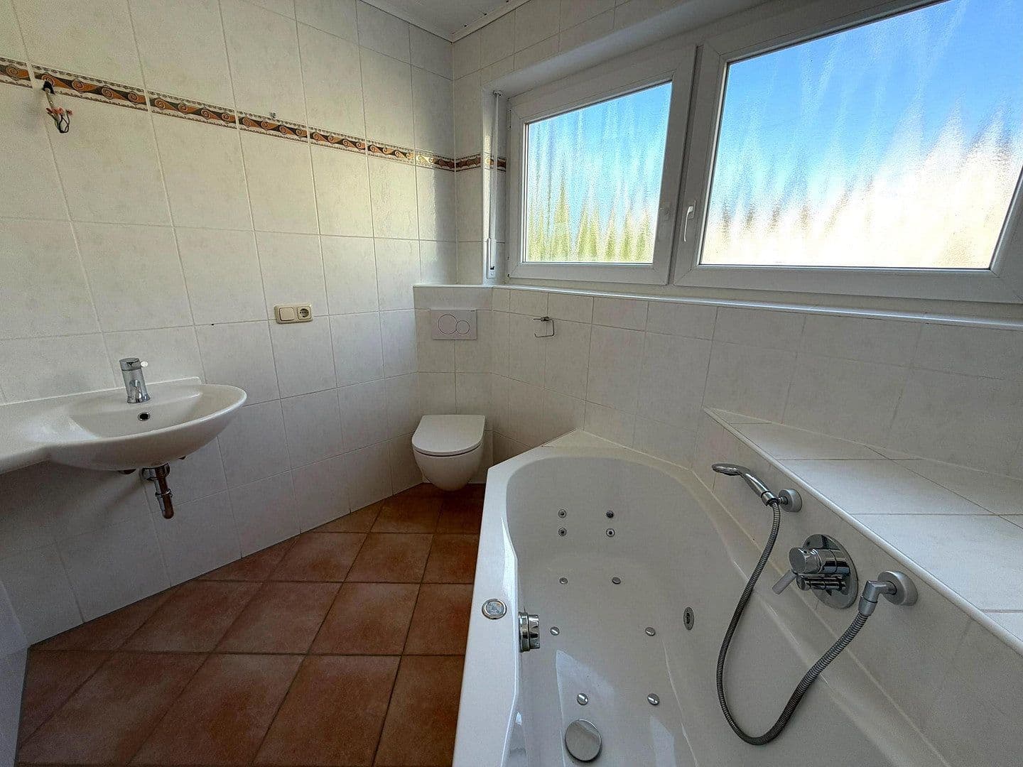 Predaj domu 185 m², pozemok 328 m², Birkenstraße 40 1/2, Schweinfurt, Bavorsko Predaj domu 185 m², pozemok 328 m², Birkenstraße 40 1/2, Schweinfurt, Bavorsko
