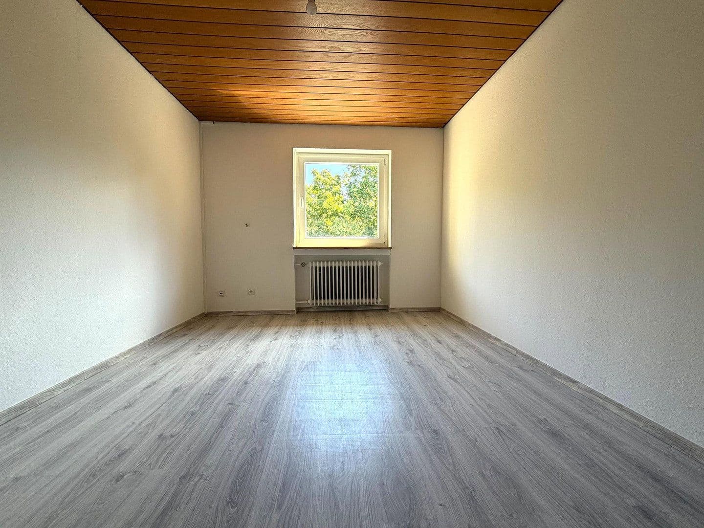 Predaj domu 185 m², pozemok 328 m², Birkenstraße 40 1/2, Schweinfurt, Bavorsko Predaj domu 185 m², pozemok 328 m², Birkenstraße 40 1/2, Schweinfurt, Bavorsko