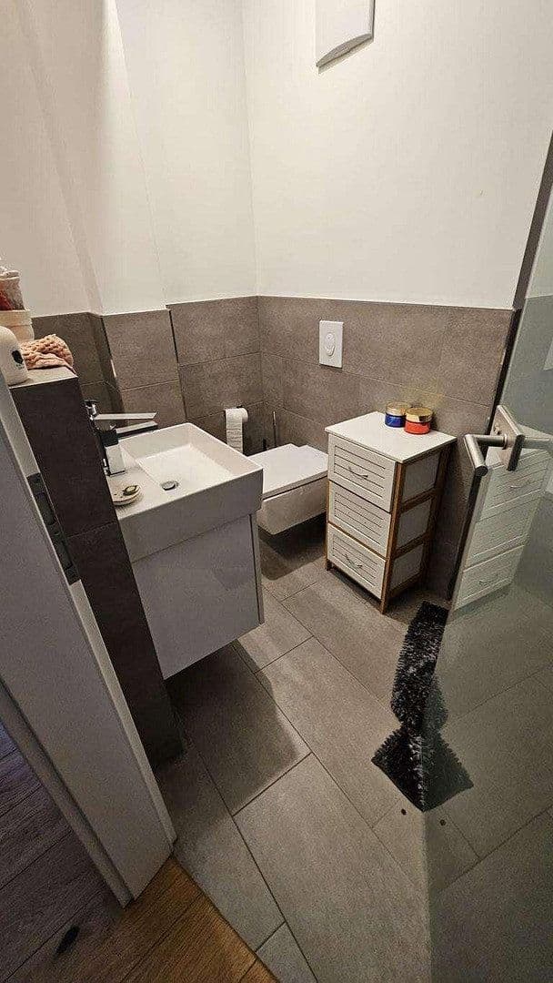 Prenájom bytu 3-izbový 94 m², Weidenpescherstr. 36,, Köln, Severné Porýnie - Westfálsko Prenájom bytu 3-izbový 94 m², Weidenpescherstr. 36,, Köln, Severné Porýnie - Westfálsko
