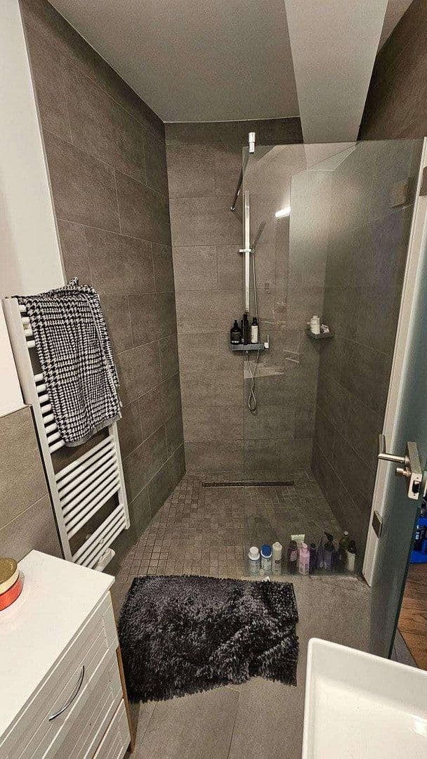 Prenájom bytu 3-izbový 94 m², Weidenpescherstr. 36,, Köln, Severné Porýnie - Westfálsko Prenájom bytu 3-izbový 94 m², Weidenpescherstr. 36,, Köln, Severné Porýnie - Westfálsko