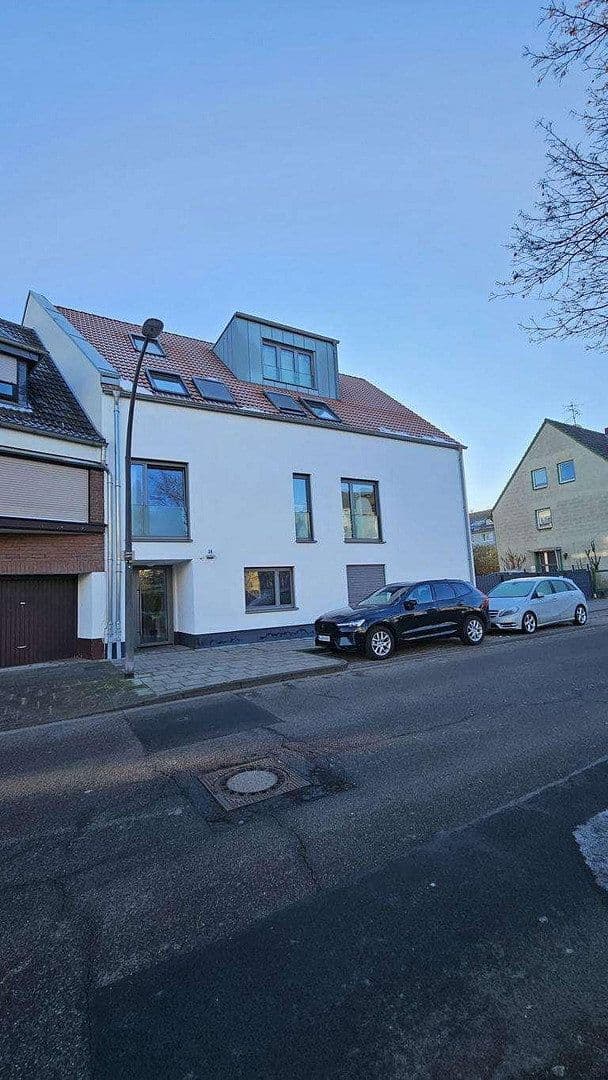 Prenájom bytu 3-izbový 94 m², Weidenpescherstr. 36,, Köln, Severné Porýnie - Westfálsko Prenájom bytu 3-izbový 94 m², Weidenpescherstr. 36,, Köln, Severné Porýnie - Westfálsko