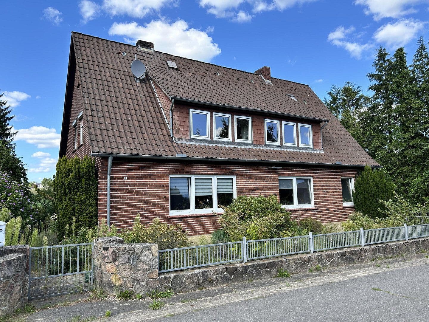 Predaj domu 175 m², pozemok 1.250 m², Amelinghausen, Dolné Sasko Predaj domu 175 m², pozemok 1.250 m², Amelinghausen, Dolné Sasko