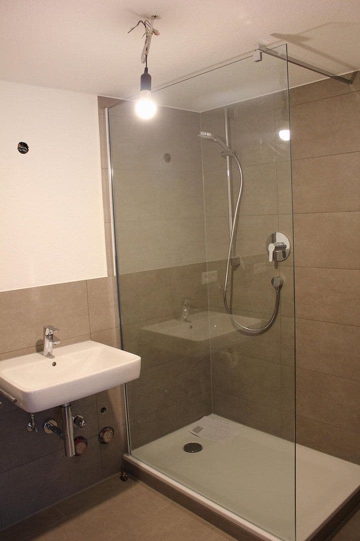 Prenájom bytu 2-izbový 66 m², Salach, Bádensko-Wurttembersko Prenájom bytu 2-izbový 66 m², Salach, Bádensko-Wurttembersko