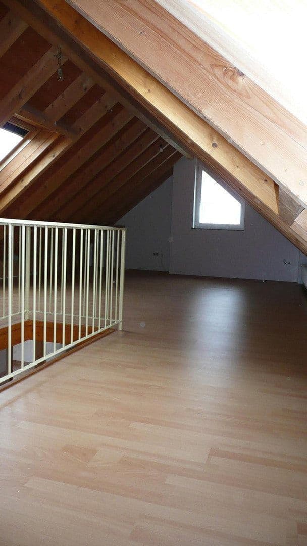 Prenájom bytu 4-izbový 120 m², Nettetal, Severné Porýnie - Westfálsko Prenájom bytu 4-izbový 120 m², Nettetal, Severné Porýnie - Westfálsko
