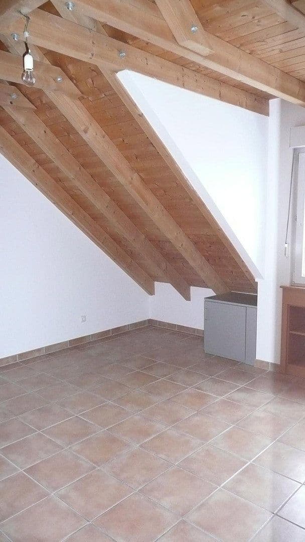Prenájom bytu 4-izbový 120 m², Nettetal, Severné Porýnie - Westfálsko Prenájom bytu 4-izbový 120 m², Nettetal, Severné Porýnie - Westfálsko