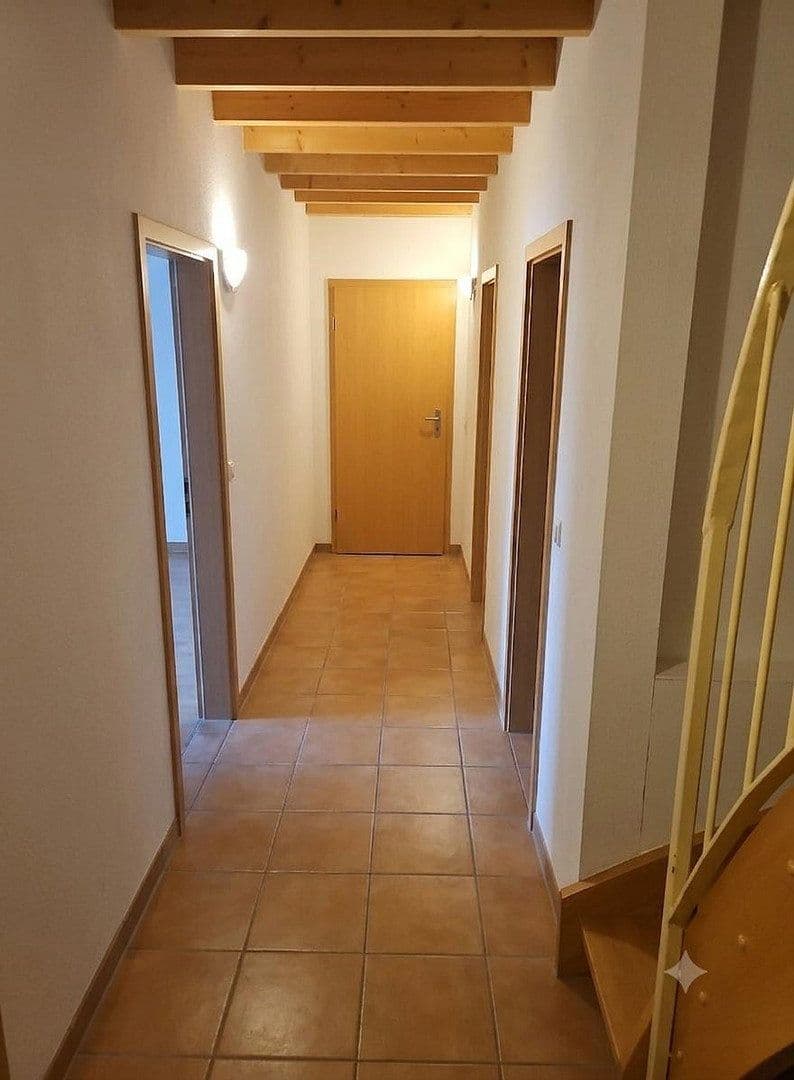 Prenájom bytu 4-izbový 120 m², Nettetal, Severné Porýnie - Westfálsko Prenájom bytu 4-izbový 120 m², Nettetal, Severné Porýnie - Westfálsko