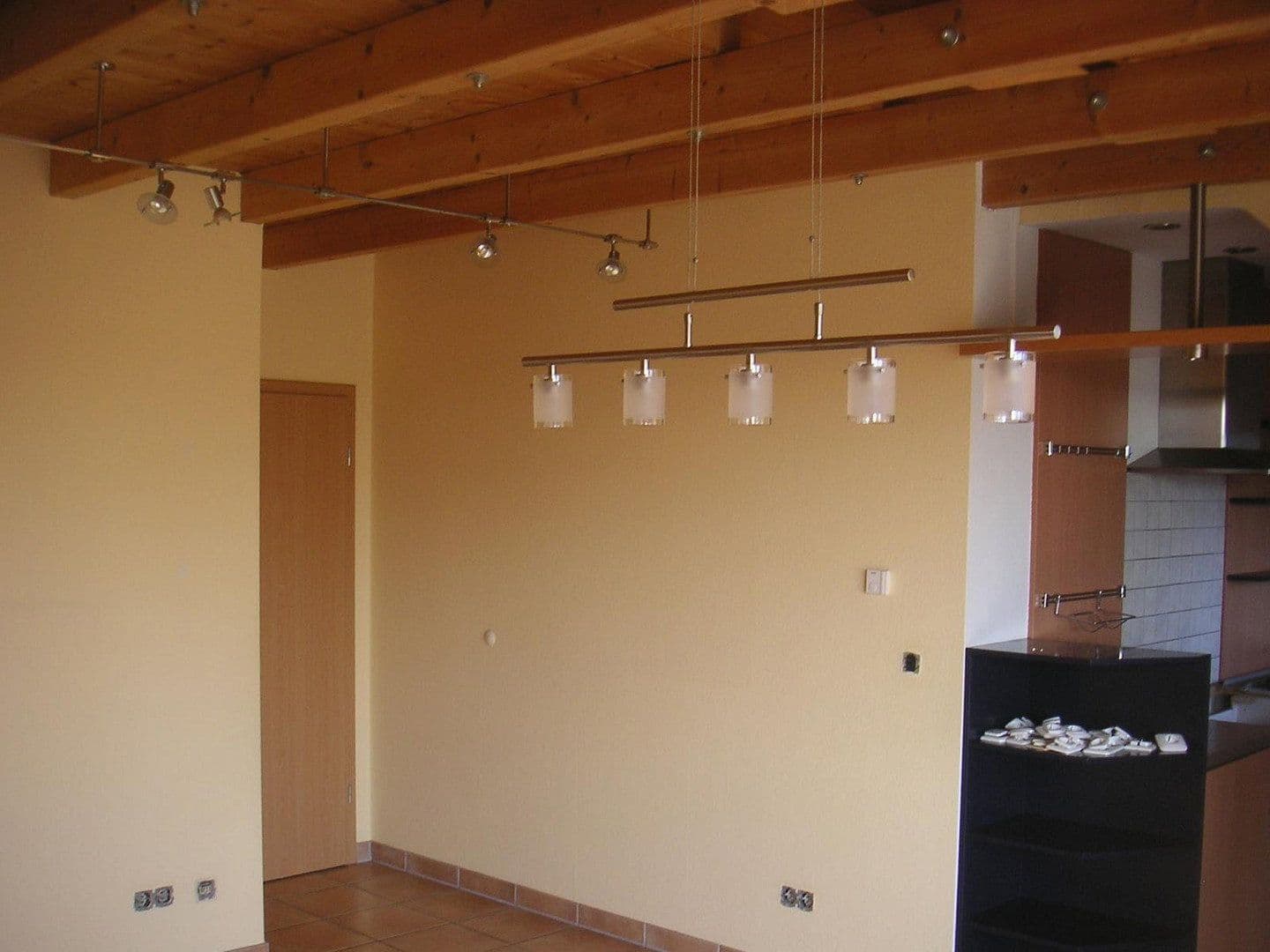 Prenájom bytu 4-izbový 120 m², Nettetal, Severné Porýnie - Westfálsko Prenájom bytu 4-izbový 120 m², Nettetal, Severné Porýnie - Westfálsko