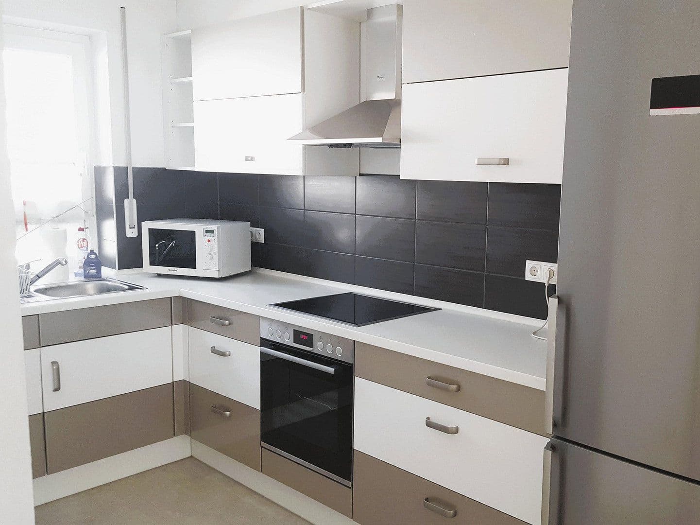 Predaj domu 118 m², pozemok 182 m², Geschwister-Scholl-Straße 11c, Königsbrunn, Bavorsko Predaj domu 118 m², pozemok 182 m², Geschwister-Scholl-Straße 11c, Königsbrunn, Bavorsko
