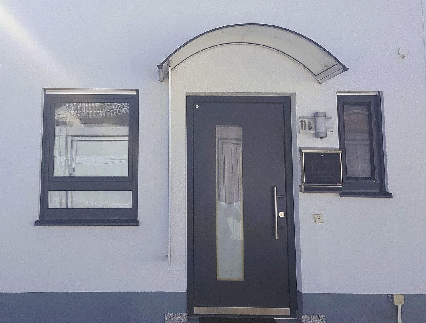 Predaj domu 118 m², pozemok 182 m², Geschwister-Scholl-Straße 11c, Königsbrunn, Bavorsko Predaj domu 118 m², pozemok 182 m², Geschwister-Scholl-Straße 11c, Königsbrunn, Bavorsko