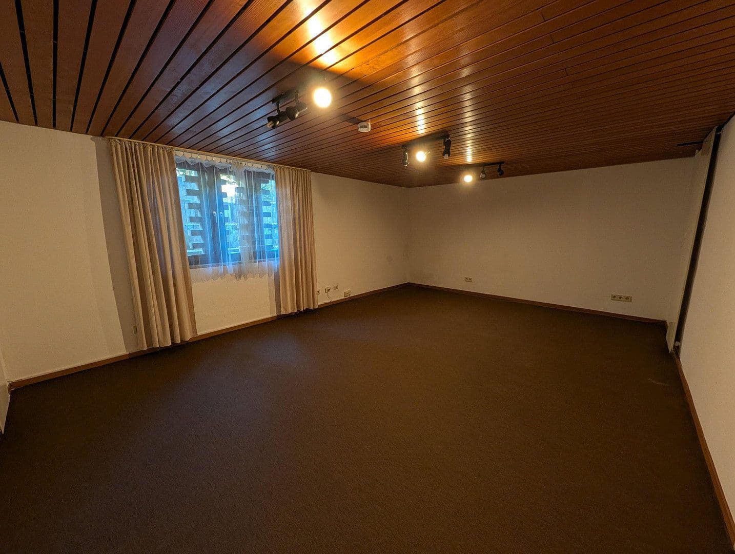 Predaj domu 210 m², pozemok 780 m², Limburgerhof, Porýnie-Falcko Predaj domu 210 m², pozemok 780 m², Limburgerhof, Porýnie-Falcko