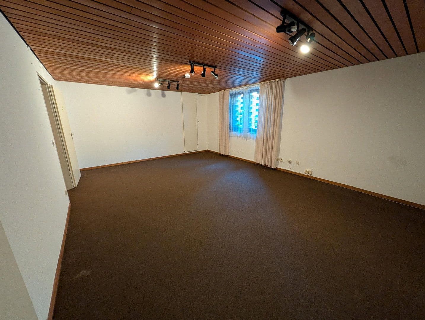 Predaj domu 210 m², pozemok 780 m², Limburgerhof, Porýnie-Falcko Predaj domu 210 m², pozemok 780 m², Limburgerhof, Porýnie-Falcko