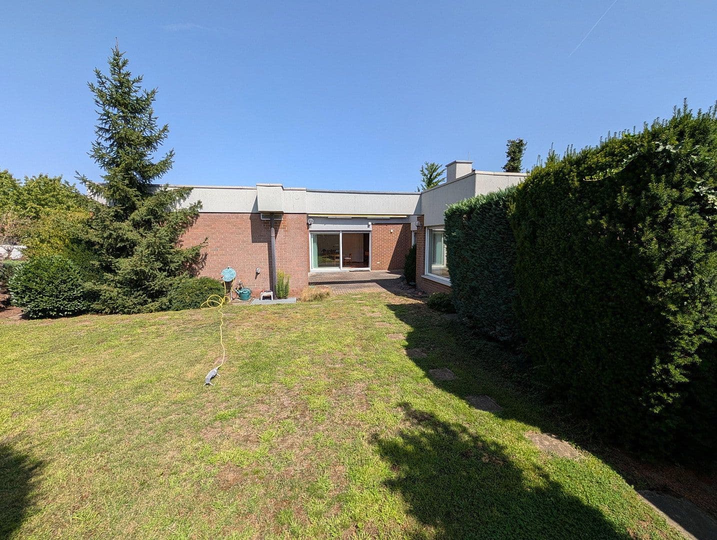 Predaj domu 210 m², pozemok 780 m², Limburgerhof, Porýnie-Falcko Predaj domu 210 m², pozemok 780 m², Limburgerhof, Porýnie-Falcko