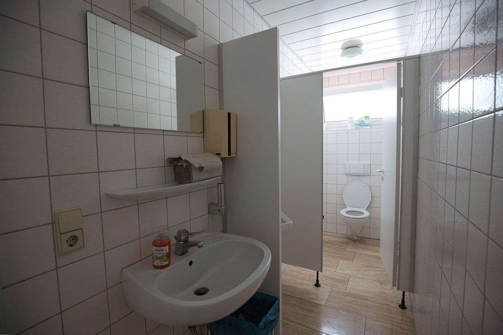Prenájom kancelárie 1.996 m², Reutlingen, Bádensko-Wurttembersko Prenájom kancelárie 1.996 m², Reutlingen, Bádensko-Wurttembersko