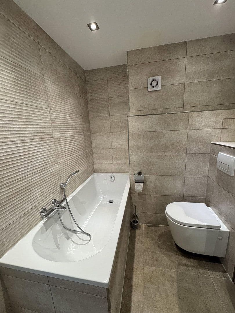 Prenájom bytu 3-izbový 80 m², Ilvesheim, Bádensko-Wurttembersko Prenájom bytu 3-izbový 80 m², Ilvesheim, Bádensko-Wurttembersko