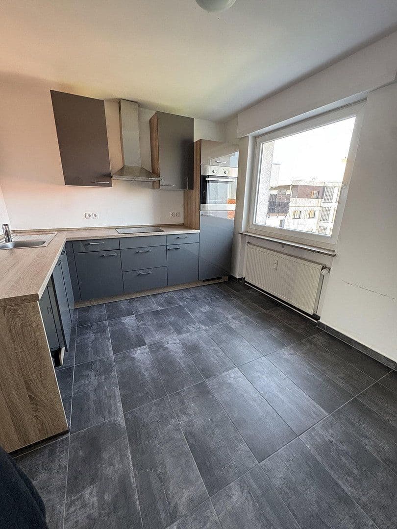 Prenájom bytu 3-izbový 80 m², Ilvesheim, Bádensko-Wurttembersko Prenájom bytu 3-izbový 80 m², Ilvesheim, Bádensko-Wurttembersko