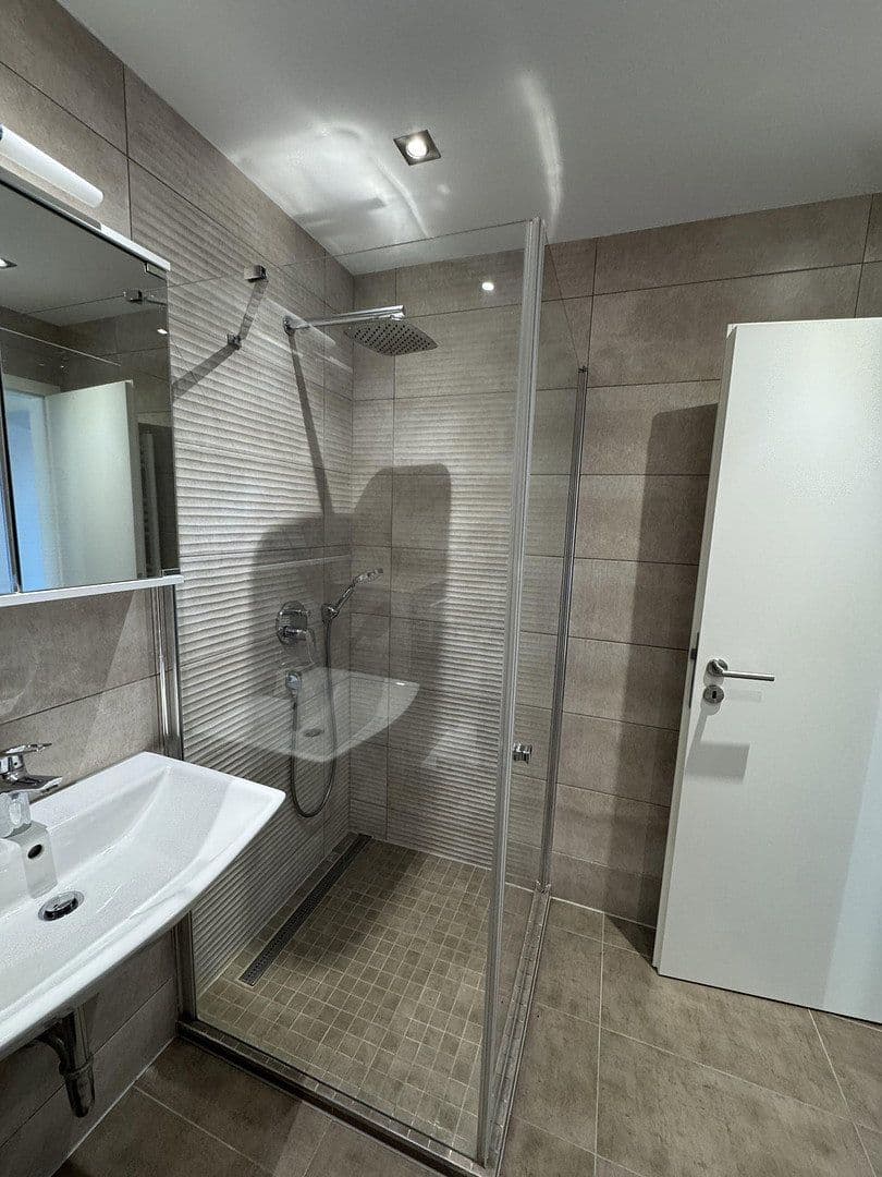 Prenájom bytu 3-izbový 80 m², Ilvesheim, Bádensko-Wurttembersko Prenájom bytu 3-izbový 80 m², Ilvesheim, Bádensko-Wurttembersko