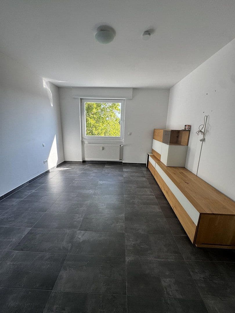 Prenájom bytu 3-izbový 80 m², Ilvesheim, Bádensko-Wurttembersko Prenájom bytu 3-izbový 80 m², Ilvesheim, Bádensko-Wurttembersko