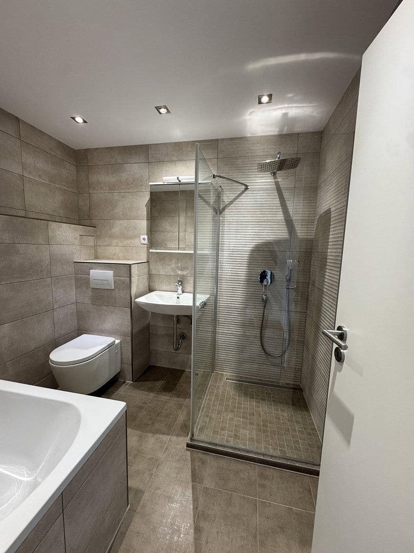 Prenájom bytu 3-izbový 80 m², Ilvesheim, Bádensko-Wurttembersko Prenájom bytu 3-izbový 80 m², Ilvesheim, Bádensko-Wurttembersko