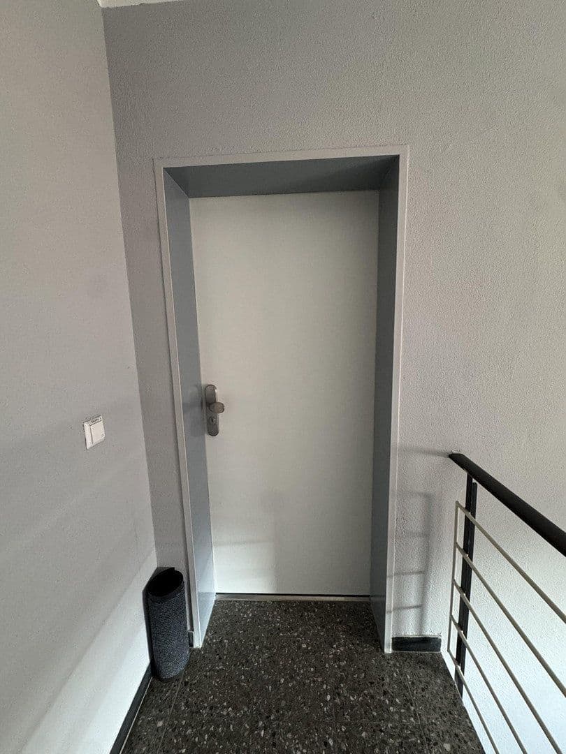 Prenájom bytu 3-izbový 80 m², Ilvesheim, Bádensko-Wurttembersko Prenájom bytu 3-izbový 80 m², Ilvesheim, Bádensko-Wurttembersko