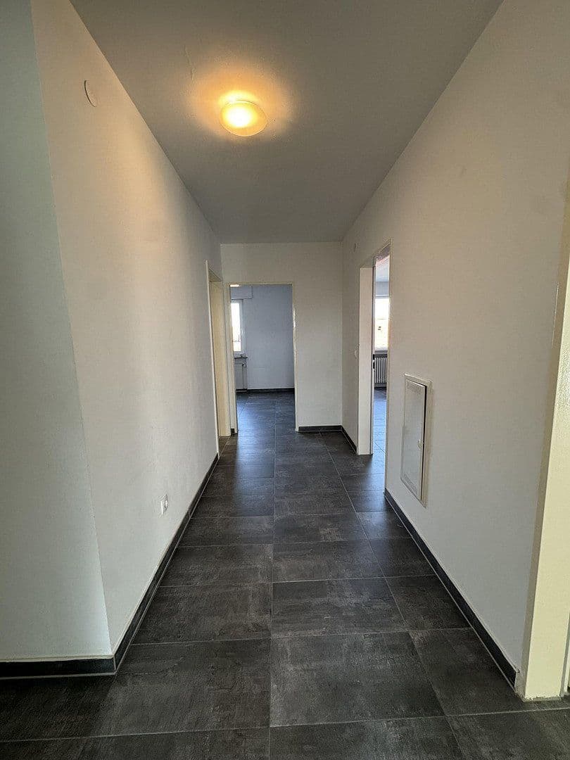 Prenájom bytu 3-izbový 80 m², Ilvesheim, Bádensko-Wurttembersko Prenájom bytu 3-izbový 80 m², Ilvesheim, Bádensko-Wurttembersko