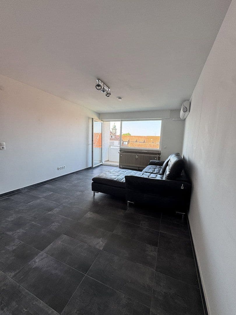 Prenájom bytu 3-izbový 80 m², Ilvesheim, Bádensko-Wurttembersko Prenájom bytu 3-izbový 80 m², Ilvesheim, Bádensko-Wurttembersko