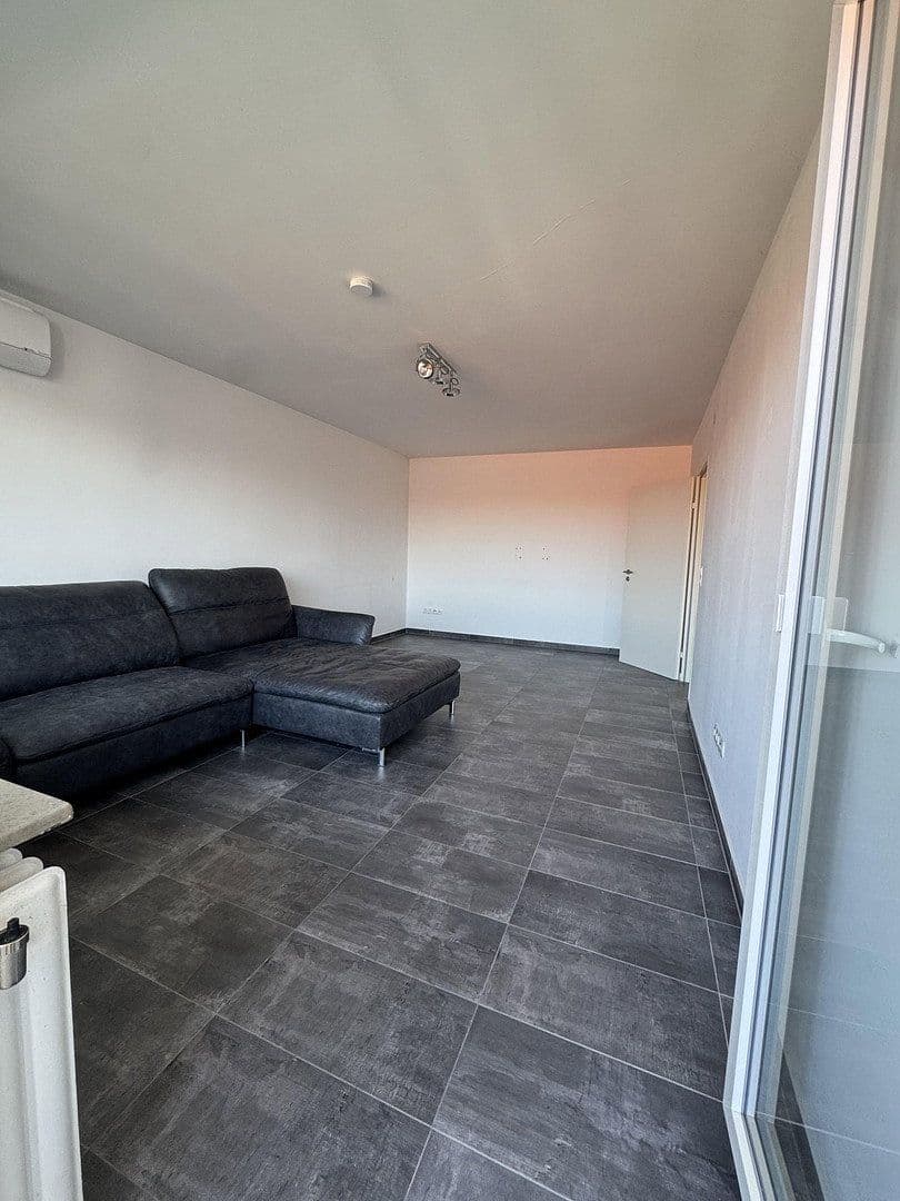 Prenájom bytu 3-izbový 80 m², Ilvesheim, Bádensko-Wurttembersko Prenájom bytu 3-izbový 80 m², Ilvesheim, Bádensko-Wurttembersko