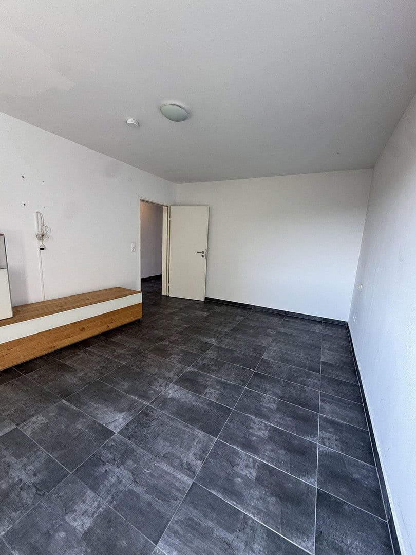 Prenájom bytu 3-izbový 80 m², Ilvesheim, Bádensko-Wurttembersko Prenájom bytu 3-izbový 80 m², Ilvesheim, Bádensko-Wurttembersko