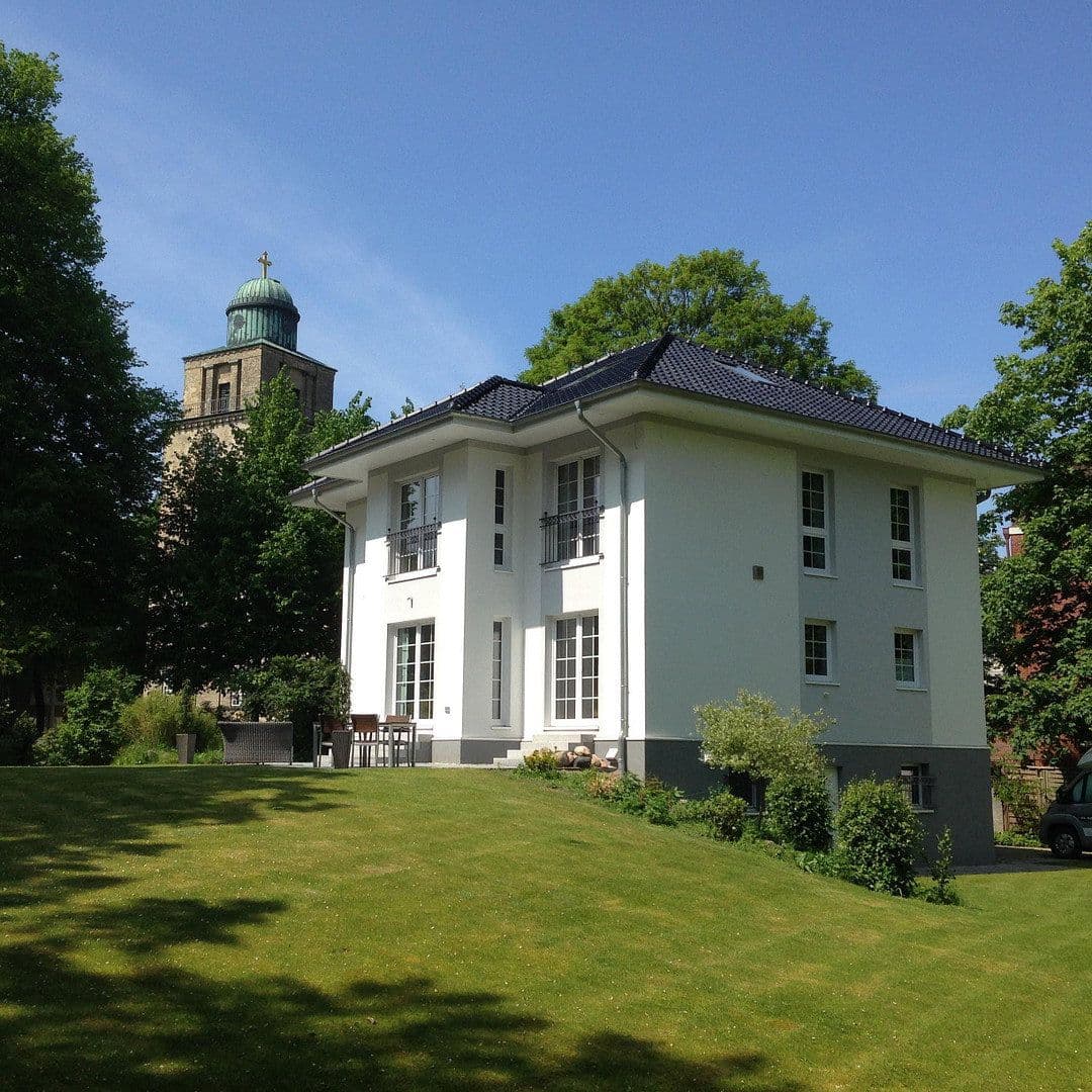 Predaj domu 220 m², pozemok 1.416 m², Hinter der Kirche 12, Neumünster, Šlezvicko-Holštajnsko Predaj domu 220 m², pozemok 1.416 m², Hinter der Kirche 12, Neumünster, Šlezvicko-Holštajnsko