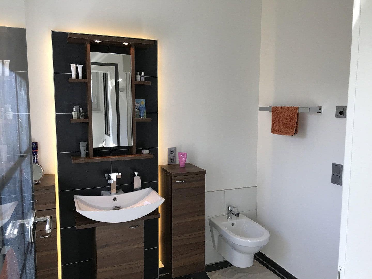 Predaj domu 220 m², pozemok 1.416 m², Hinter der Kirche 12, Neumünster, Šlezvicko-Holštajnsko Predaj domu 220 m², pozemok 1.416 m², Hinter der Kirche 12, Neumünster, Šlezvicko-Holštajnsko