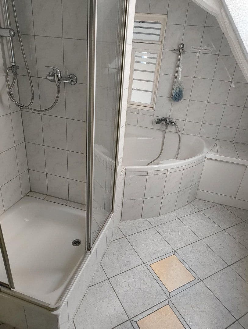 Predaj domu 270 m², pozemok 416 m², Dorfstr. 13, Vöhringen, Bádensko-Wurttembersko Predaj domu 270 m², pozemok 416 m², Dorfstr. 13, Vöhringen, Bádensko-Wurttembersko