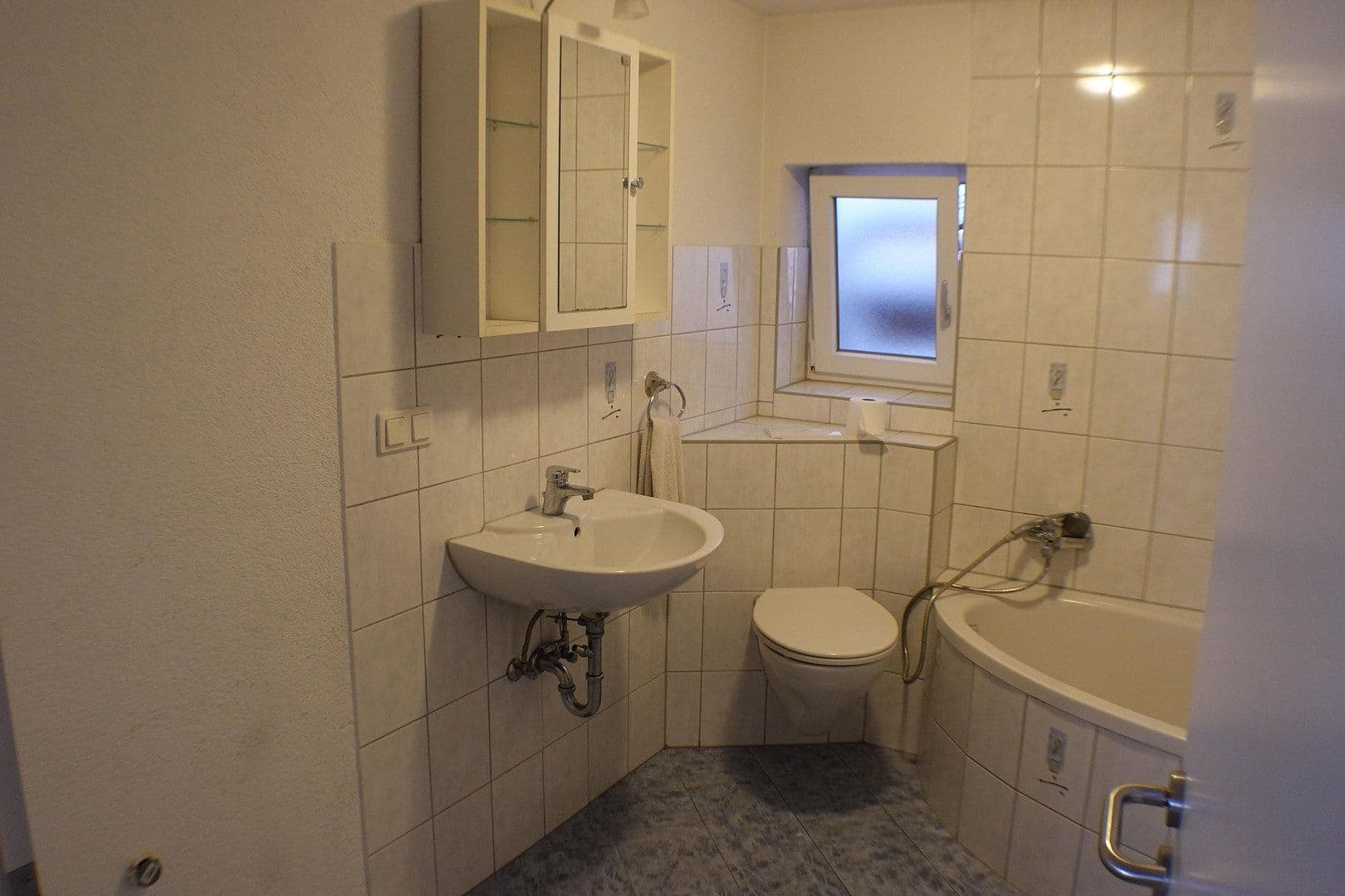 Predaj domu 270 m², pozemok 416 m², Dorfstr. 13, Vöhringen, Bádensko-Wurttembersko Predaj domu 270 m², pozemok 416 m², Dorfstr. 13, Vöhringen, Bádensko-Wurttembersko