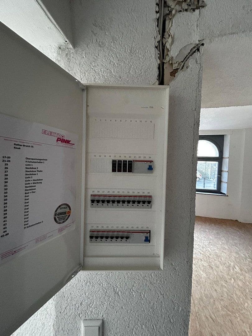Prenájom nebytového priestoru 45 m², Rather Broich 75, Düsseldorf, Severné Porýnie - Westfálsko Prenájom nebytového priestoru 45 m², Rather Broich 75, Düsseldorf, Severné Porýnie - Westfálsko