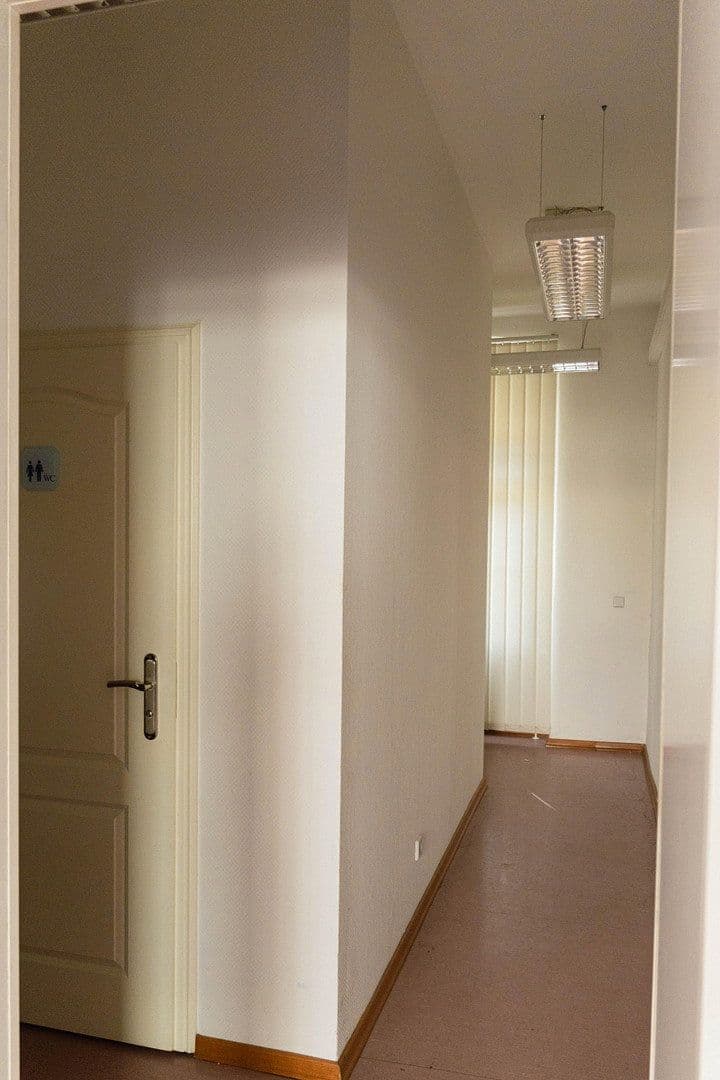 Prenájom kancelárie 116 m², Dietzgenstr. 93, Berlin, Berlín Prenájom kancelárie 116 m², Dietzgenstr. 93, Berlin, Berlín
