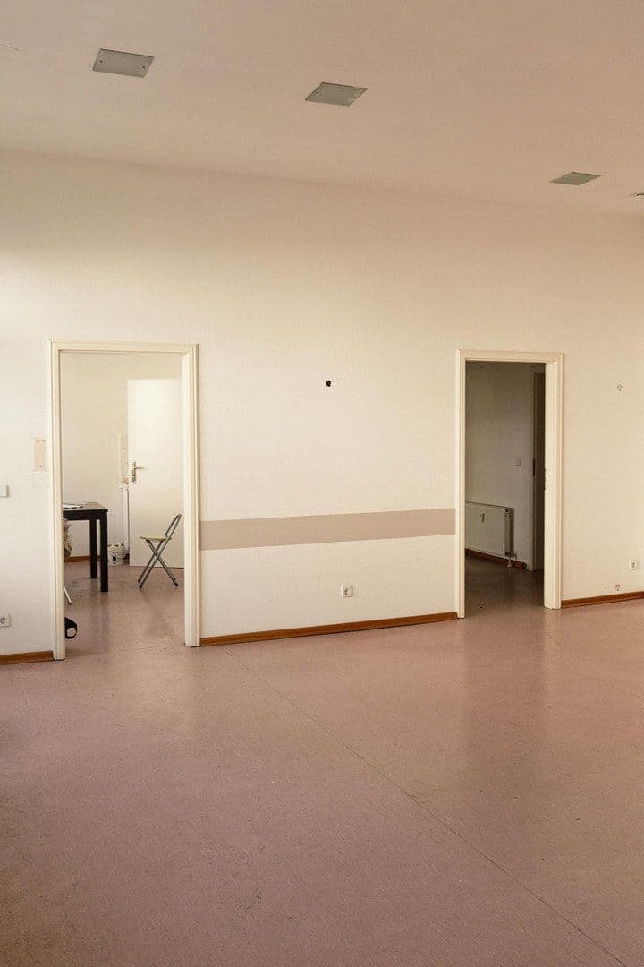Prenájom kancelárie 116 m², Dietzgenstr. 93, Berlin, Berlín Prenájom kancelárie 116 m², Dietzgenstr. 93, Berlin, Berlín