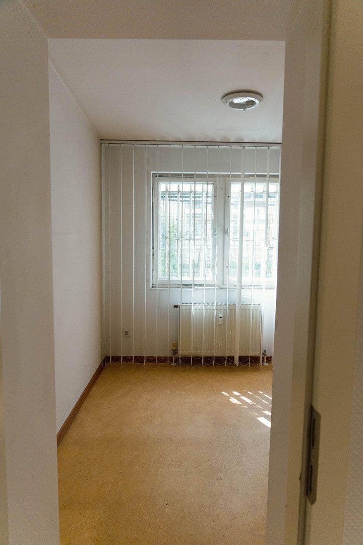 Prenájom kancelárie 116 m², Dietzgenstr. 93, Berlin, Berlín Prenájom kancelárie 116 m², Dietzgenstr. 93, Berlin, Berlín