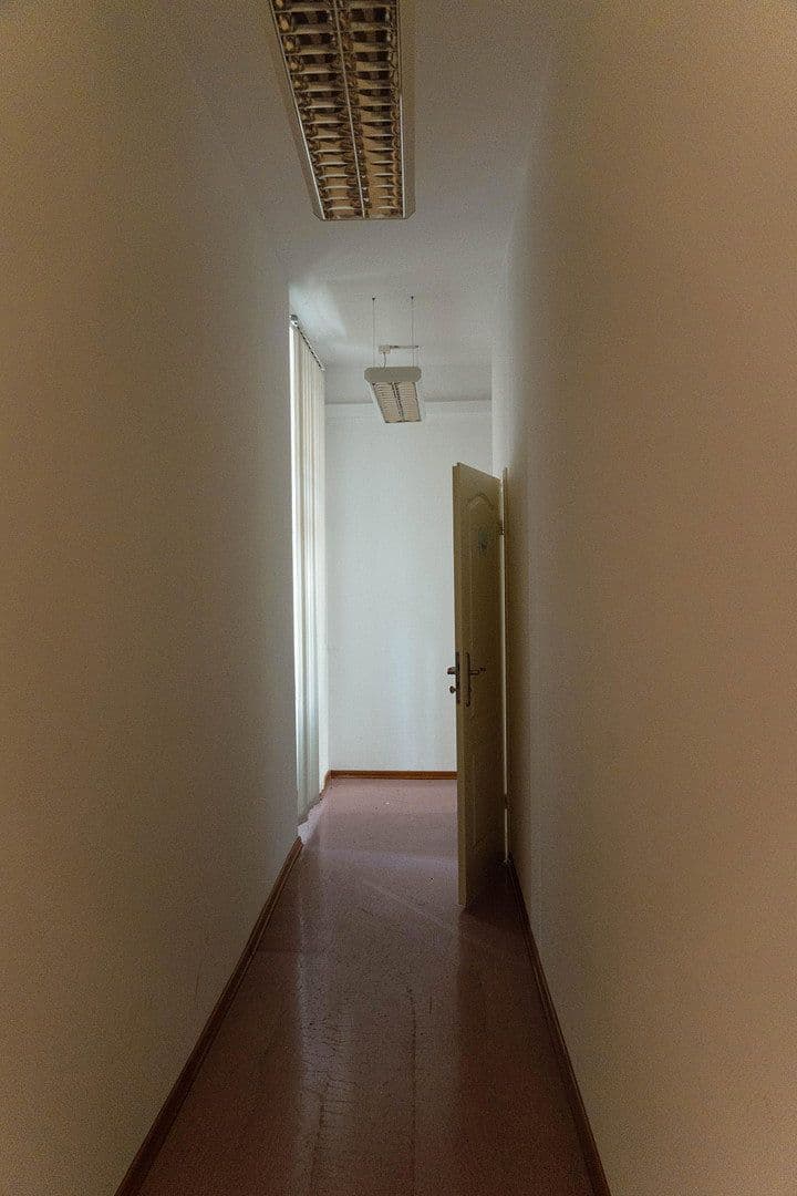Prenájom kancelárie 116 m², Dietzgenstr. 93, Berlin, Berlín Prenájom kancelárie 116 m², Dietzgenstr. 93, Berlin, Berlín