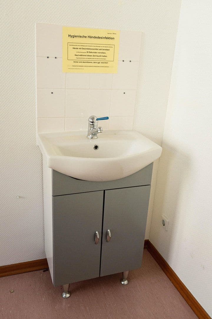 Prenájom kancelárie 116 m², Dietzgenstr. 93, Berlin, Berlín Prenájom kancelárie 116 m², Dietzgenstr. 93, Berlin, Berlín