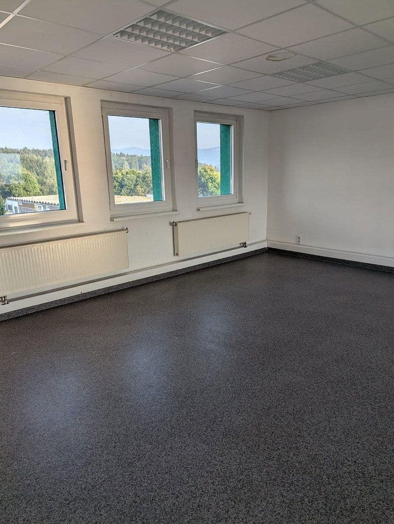 Prenájom kancelárie 400 m², Rennsteigstrasse 2-6, Zella-Mehlis, Durínsko Prenájom kancelárie 400 m², Rennsteigstrasse 2-6, Zella-Mehlis, Durínsko
