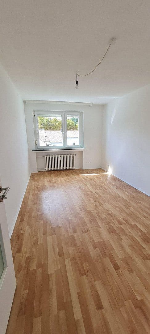 Prenájom bytu 3-izbový 75 m², Hannover, Dolné Sasko Prenájom bytu 3-izbový 75 m², Hannover, Dolné Sasko