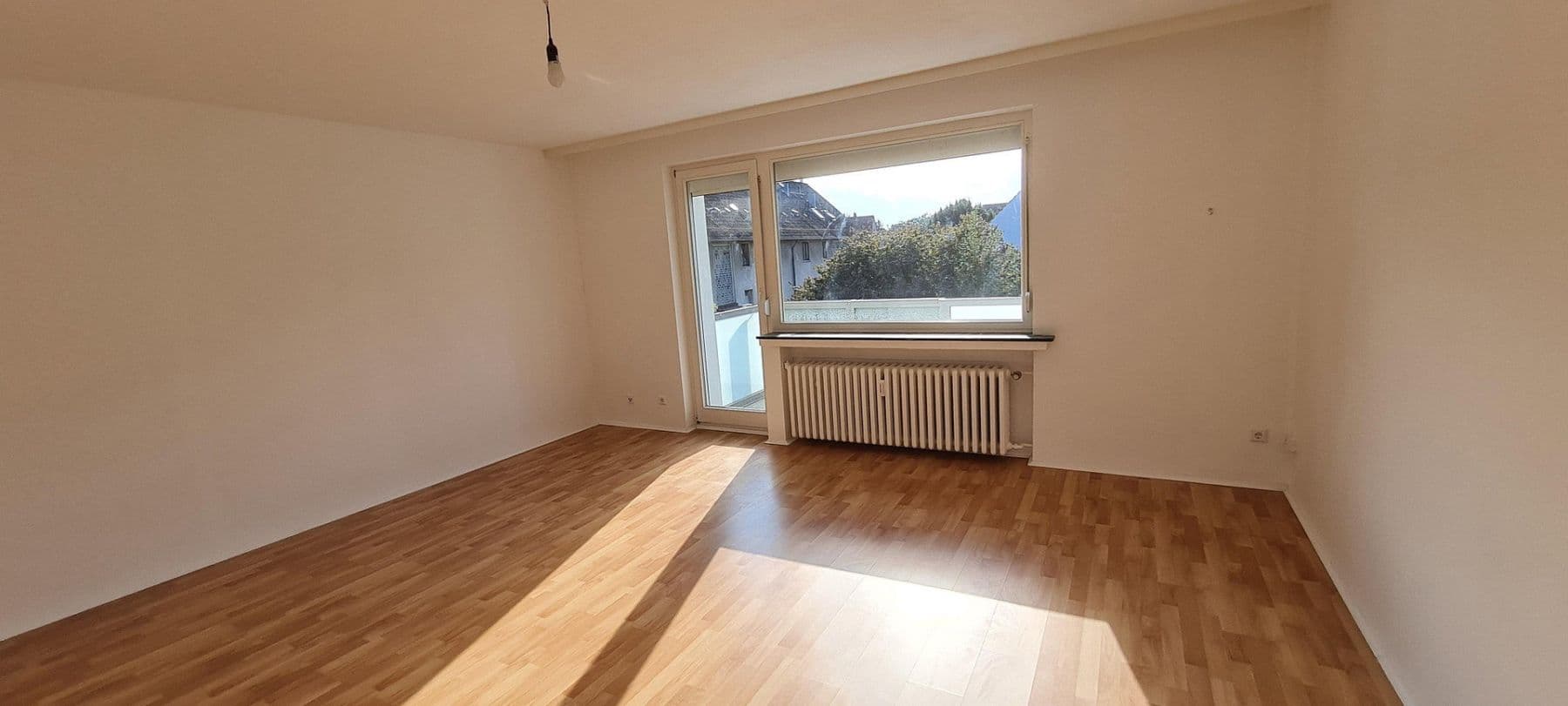 Prenájom bytu 3-izbový 75 m², Hannover, Dolné Sasko Prenájom bytu 3-izbový 75 m², Hannover, Dolné Sasko