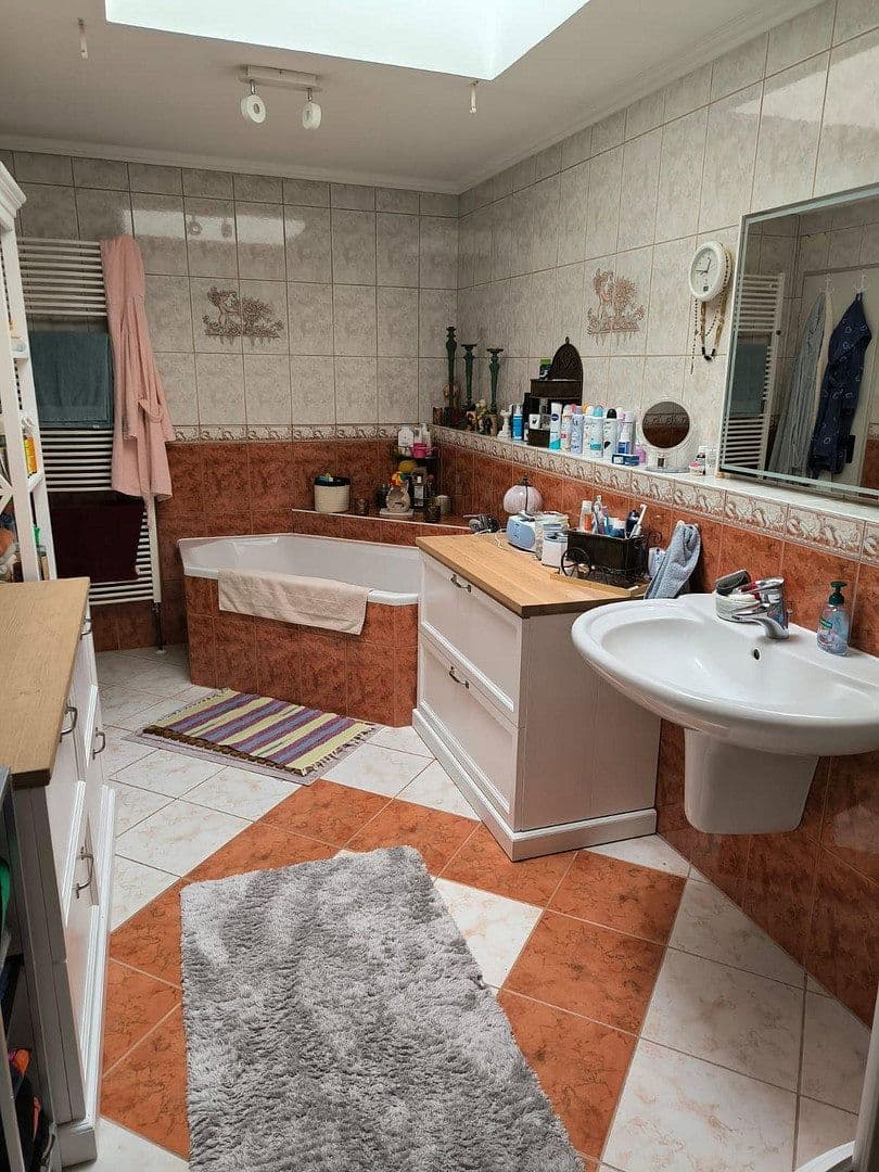Predaj nebytového priestoru 1.064 m², Rösrath, Severné Porýnie - Westfálsko Predaj nebytového priestoru 1.064 m², Rösrath, Severné Porýnie - Westfálsko