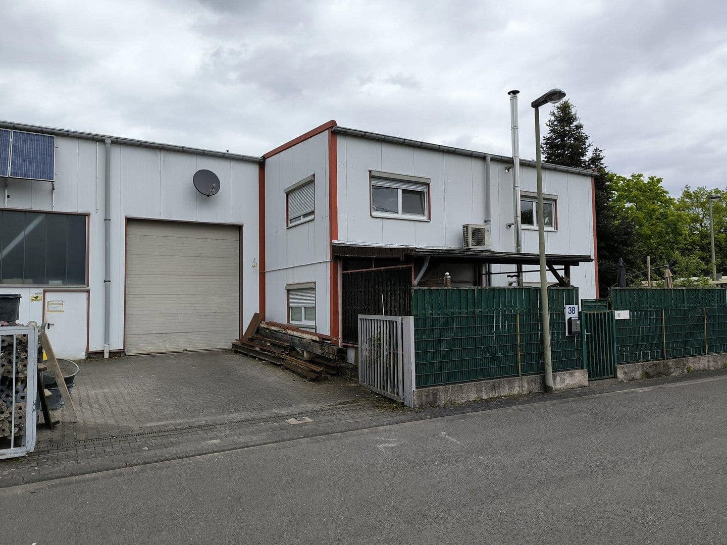 Predaj nebytového priestoru 1.064 m², Rösrath, Severné Porýnie - Westfálsko Predaj nebytového priestoru 1.064 m², Rösrath, Severné Porýnie - Westfálsko