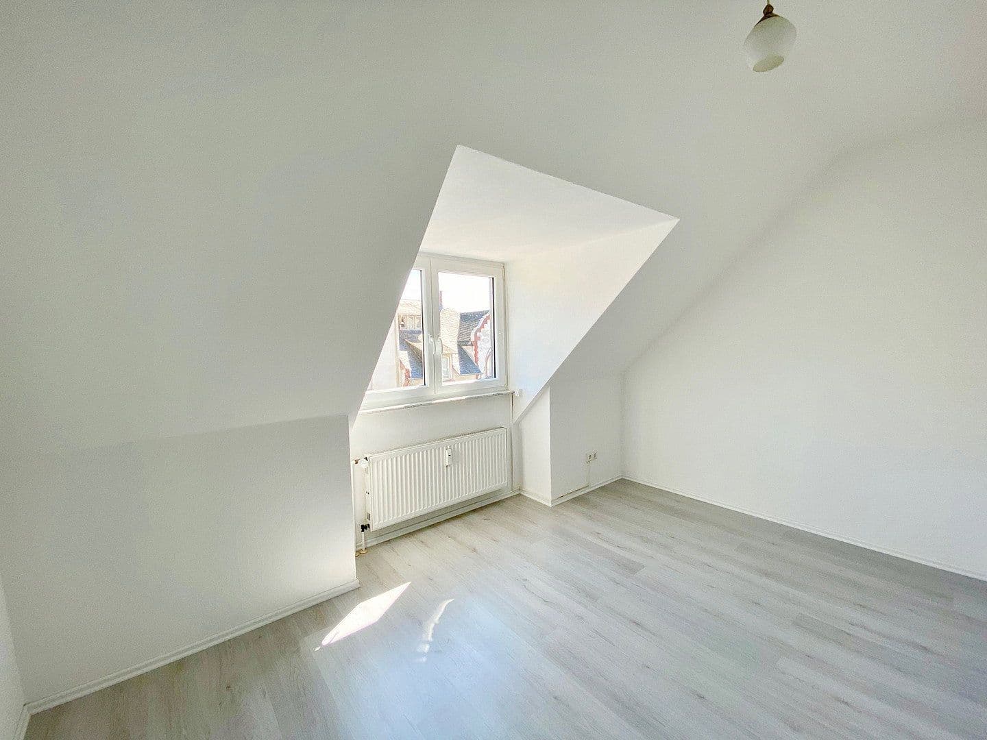 Predaj bytu 4-izbový 117 m², Frankfurt Unterliederbach, Hesensko Predaj bytu 4-izbový 117 m², Frankfurt Unterliederbach, Hesensko