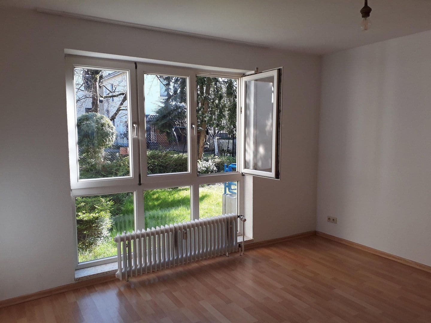Prenájom bytu 2-izbový 68 m², Bad Honnef, Severné Porýnie - Westfálsko Prenájom bytu 2-izbový 68 m², Bad Honnef, Severné Porýnie - Westfálsko