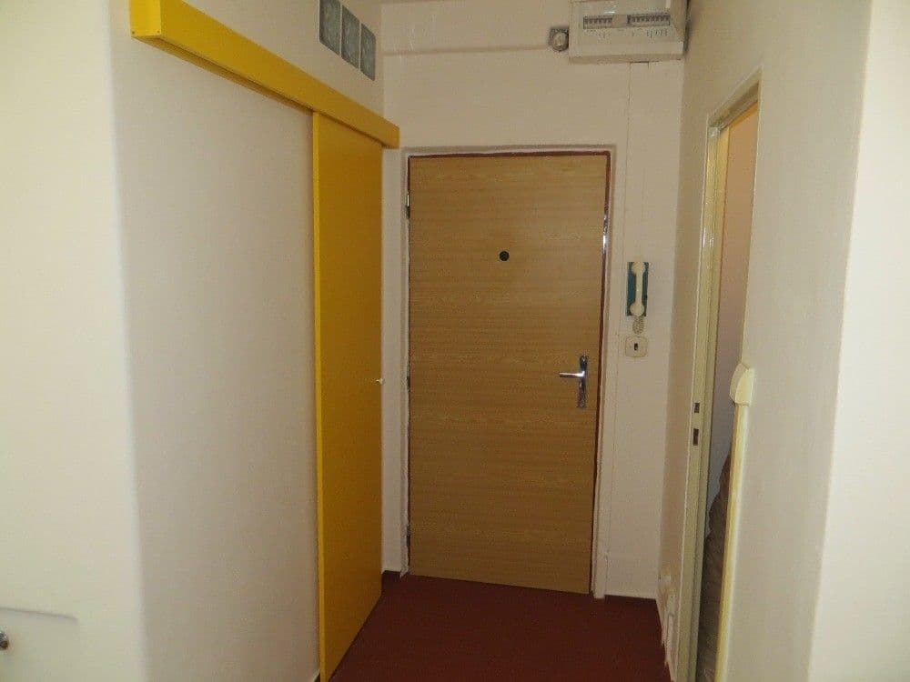 Prenájom bytu 3-izbový 87 m², Gagarinova, Police nad Metují, Královéhradecký kraj Prenájom bytu 3-izbový 87 m², Gagarinova, Police nad Metují, Královéhradecký kraj
