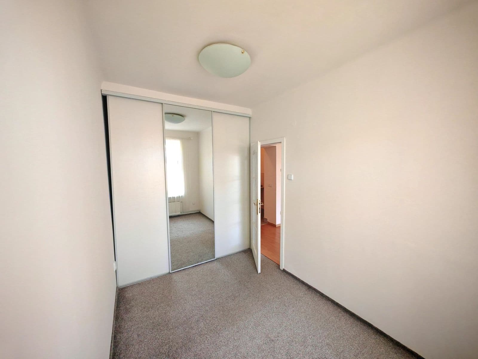 Predaj bytu 2-izbový 50 m², Velehradská, Praha, Praha Predaj bytu 2-izbový 50 m², Velehradská, Praha, Praha