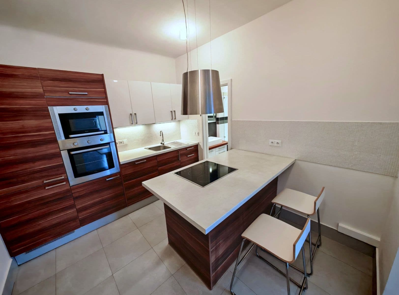 Predaj bytu 2-izbový 50 m², Velehradská, Praha, Praha Predaj bytu 2-izbový 50 m², Velehradská, Praha, Praha