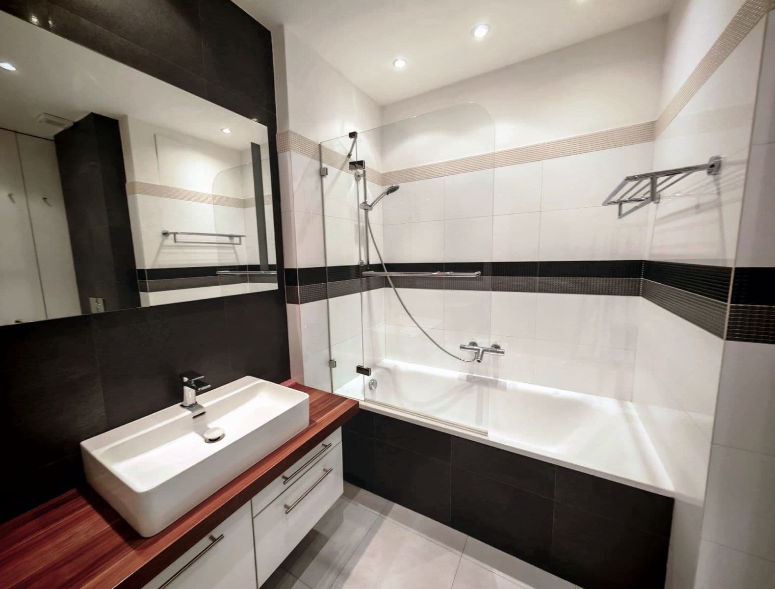 Predaj bytu 2-izbový 50 m², Velehradská, Praha, Praha Predaj bytu 2-izbový 50 m², Velehradská, Praha, Praha