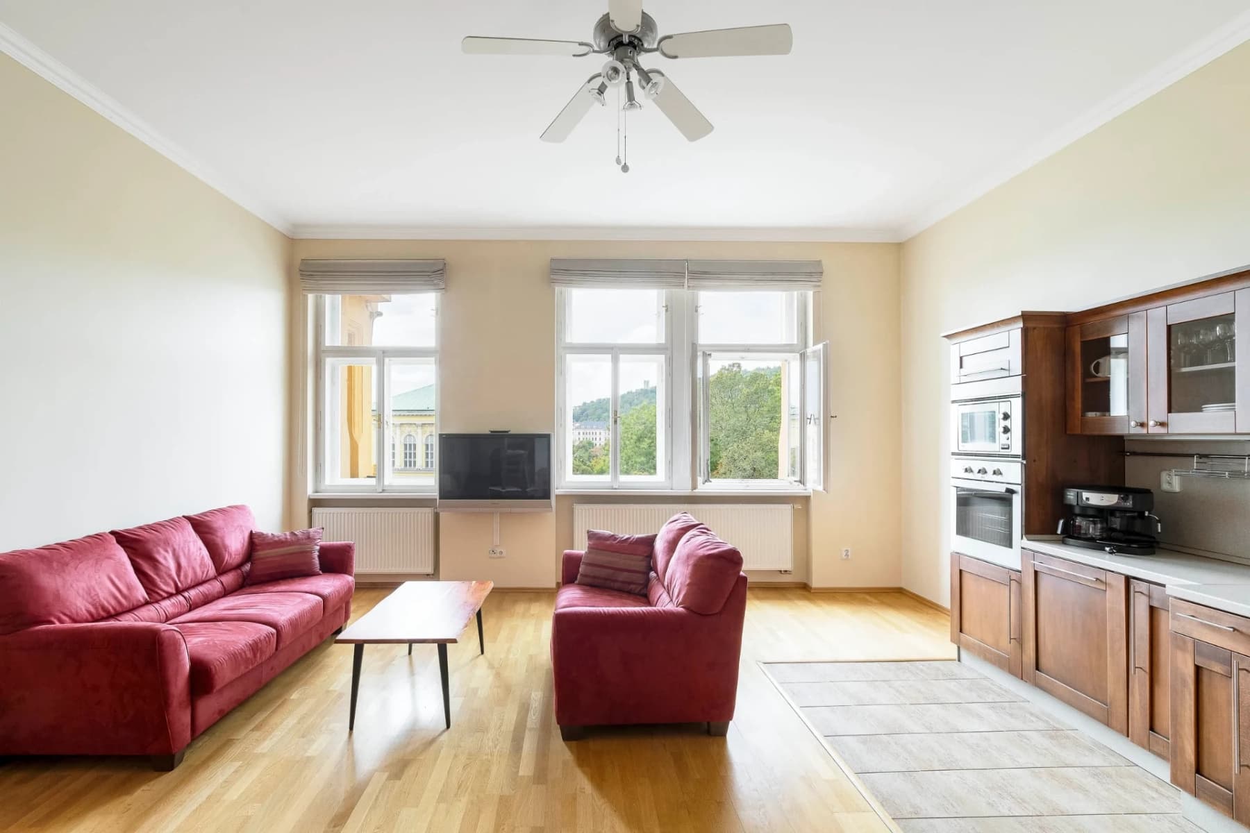 Prenájom bytu 3-izbový 92 m², Masarykovo nábřeží, Praha, Praha Prenájom bytu 3-izbový 92 m², Masarykovo nábřeží, Praha, Praha