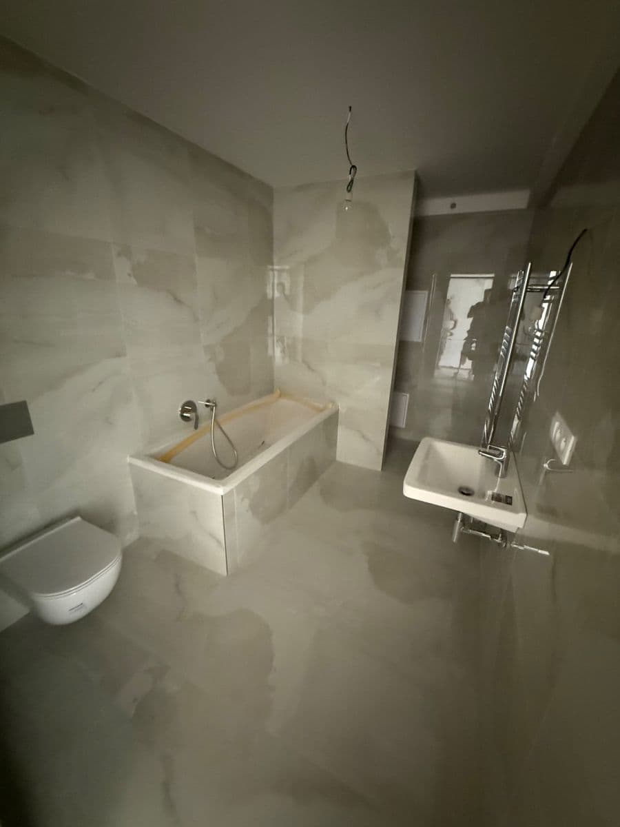 Prenájom bytu 4-izbový 130 m², Chodská, Praha, Praha Prenájom bytu 4-izbový 130 m², Chodská, Praha, Praha